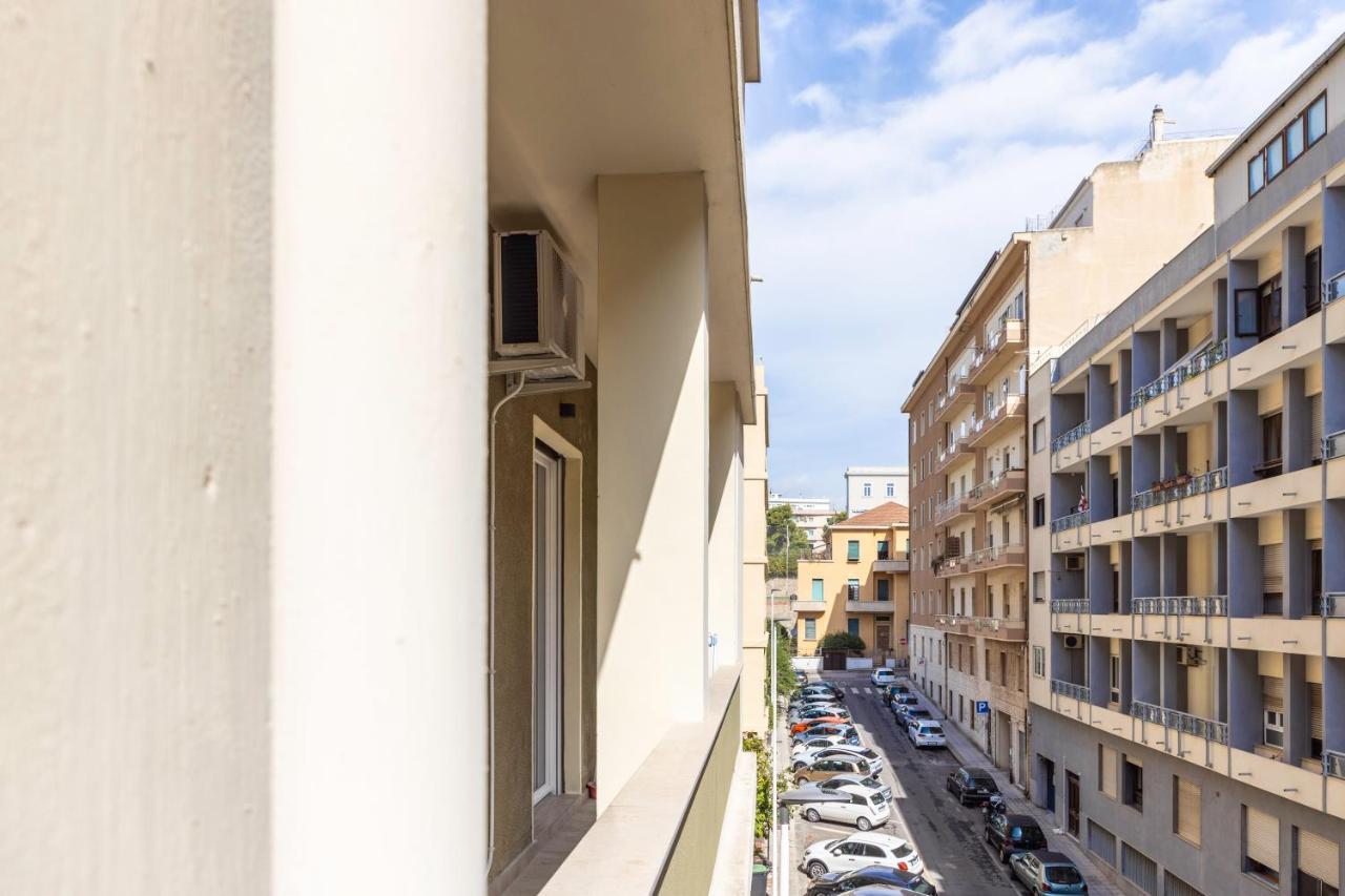 Quarzo. Modern Rooms Cagliari Exterior photo